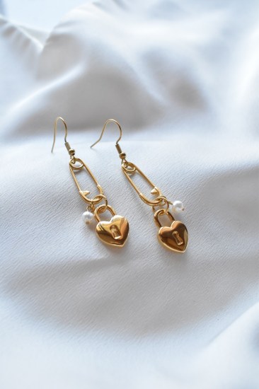 earrings_pin_and_heart2