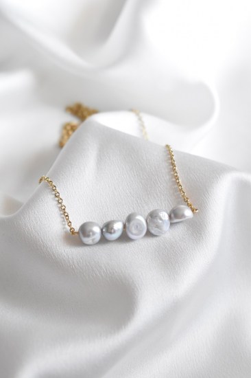 necklace_CHAIN_GREY_PEARLS2