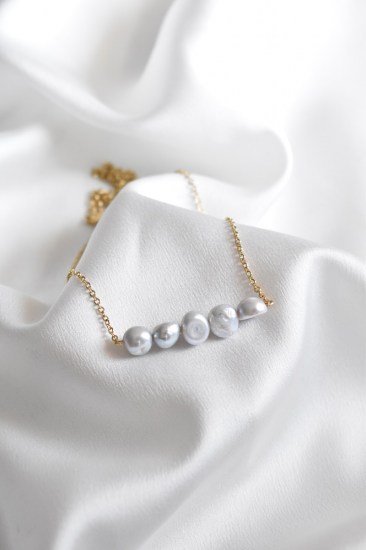 necklace_CHAIN_GREY_PEARLS3