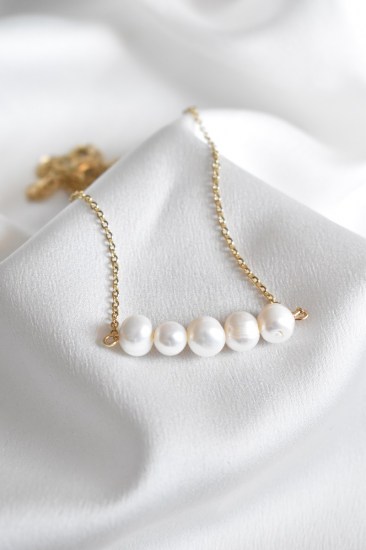 necklace_CHAIN_WITH_PEARLS